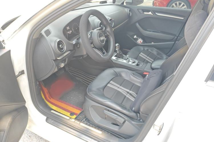 Used Audi A3 2019 Sportback 35 TFSI Ambition China VI Driver Seat