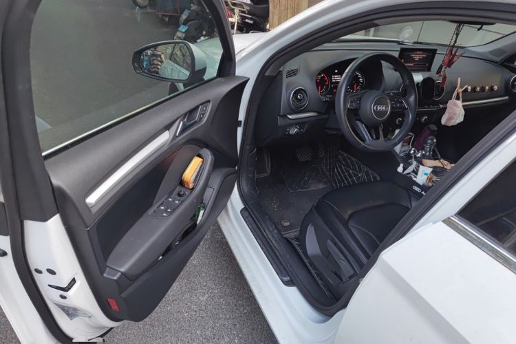 Used Audi A3 2019 Limousine 35 TFSI Ambition China VI Driver Seat