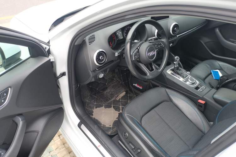 Used Audi A3 2019 Limousine 35 TFSI Fashion Edition China VI Emission Standard Driver Seat