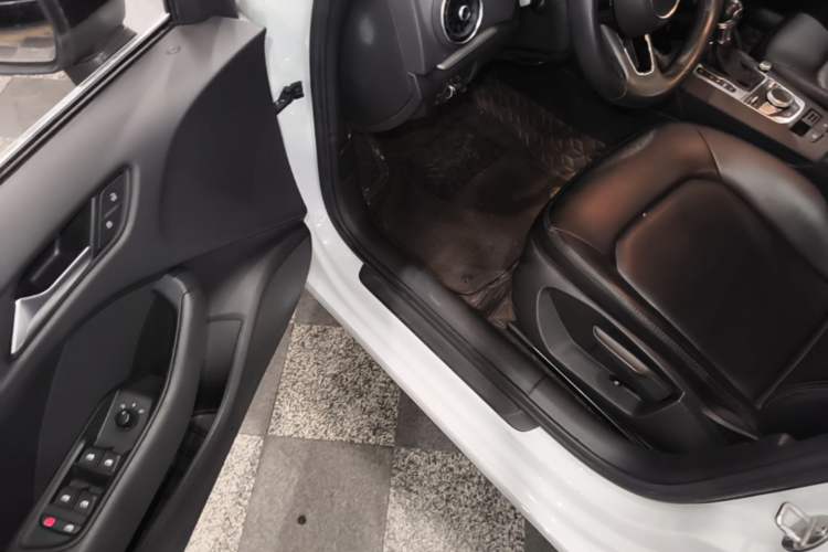 Used Audi A3 2019 Sportback 35 TFSI Ambition China VI Driver Seat