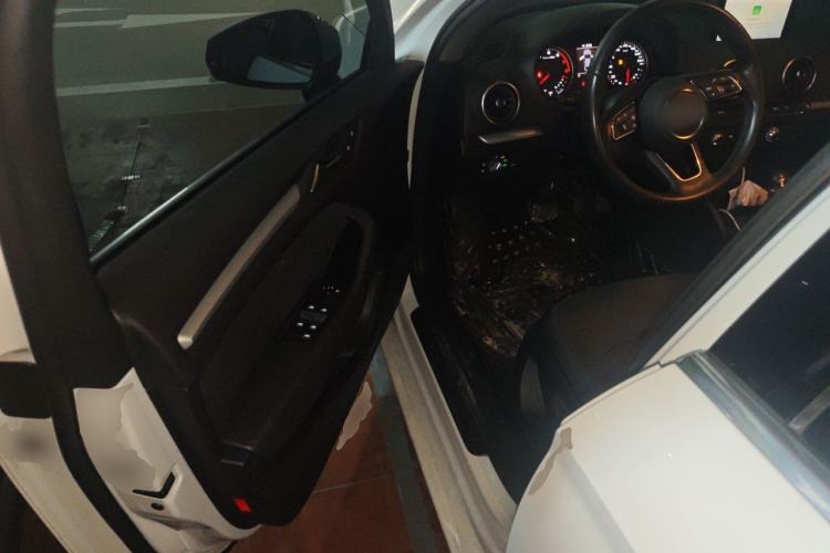 Used Audi A3 2019 Limousine 35 TFSI Ambition China VI Driver Seat