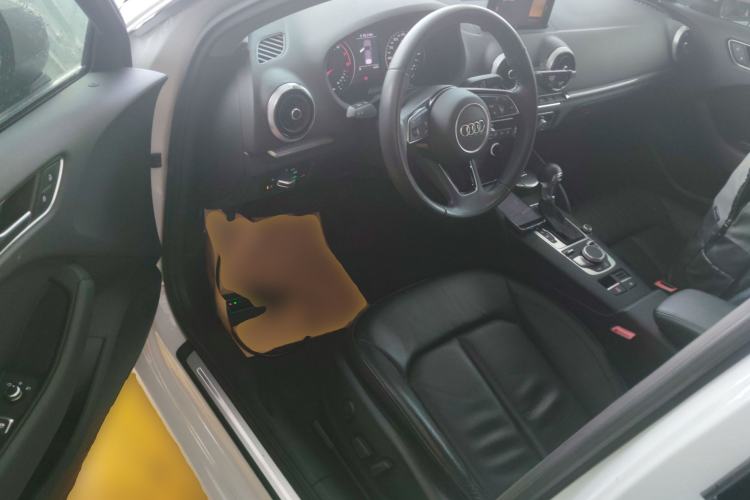 Used Audi A3 2019 Sportback 35 TFSI Style Edition China VI Emission Standard Driver Seat