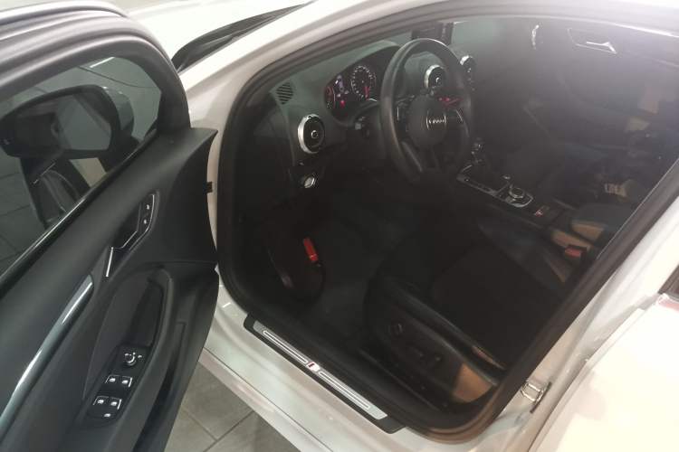 Used Audi A3 2019 Limousine 35 TFSI Fashion Edition China V standard Driver Seat