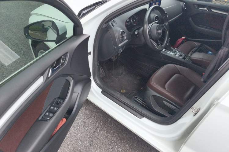 Used Audi A3 2019 Limousine 35 TFSI Ambition China VI Driver Seat