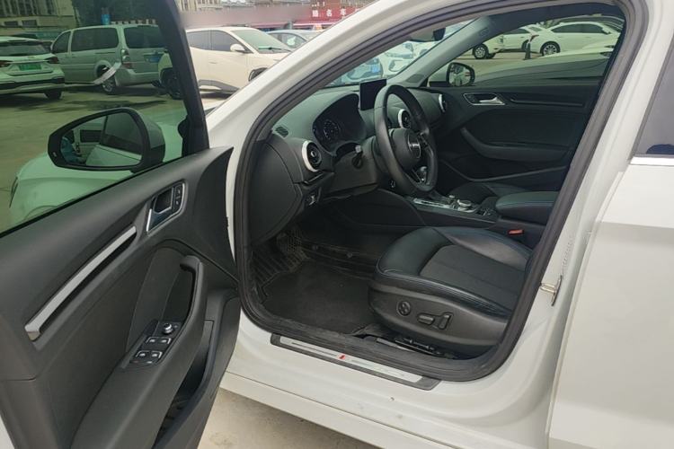 Used Audi A3 2019 Limousine 35 TFSI Fashion Edition China VI Emission Standard Driver Seat
