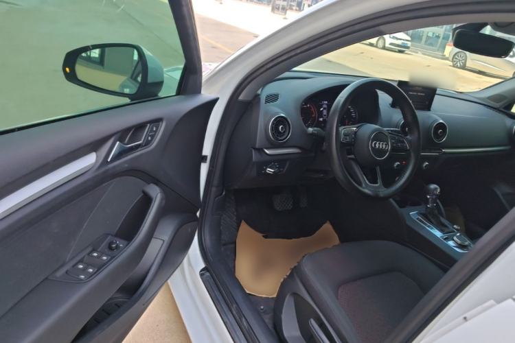 Used Audi A3 2019 Limousine 35 TFSI Ambition China VI Driver Seat