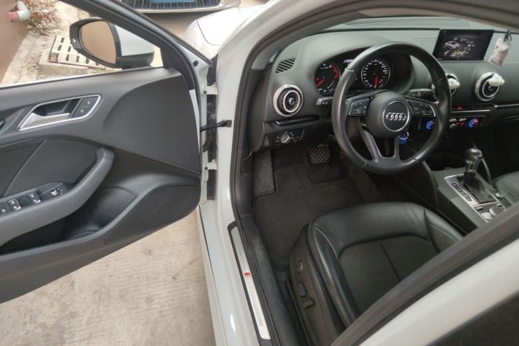 Used Audi A3 2019 Limousine 35 TFSI Fashion Edition China VI Emission Standard Driver Seat