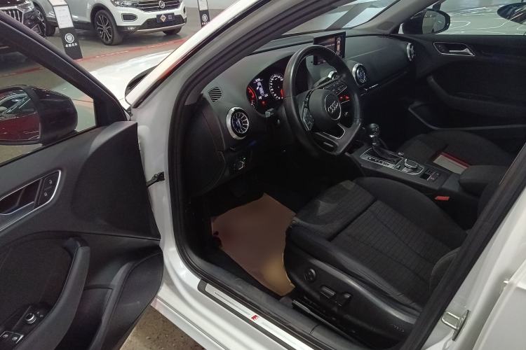 Used Audi A3 2019 Sportback 35 TFSI Sporty Version China VI Driver Seat