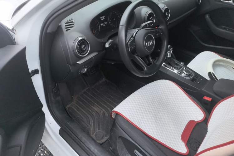 Used Audi A3 2019 Limousine 35 TFSI Ambition China VI Driver Seat