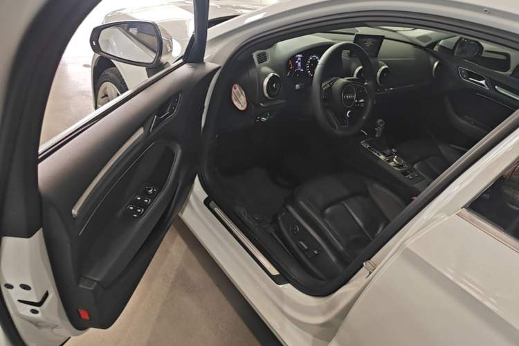 Used Audi A3 2019 Limousine 35 TFSI Style Edition China VI Emission Standard Driver Seat
