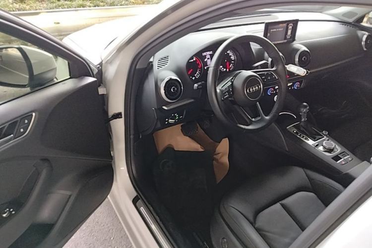 Used Audi A3 2019 Sportback 35 TFSI Style Edition China VI Emission Standard Driver Seat
