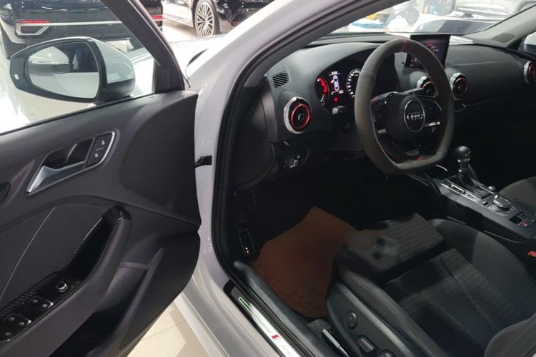 Used Audi A3 2019 Limousine 40 TFSI Sport Version China V Emission Standard Driver Seat