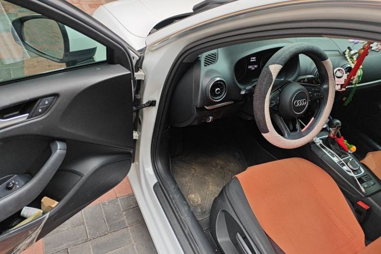 Used Audi A3 2019 Sportback 35 TFSI Ambition China VI Driver Seat