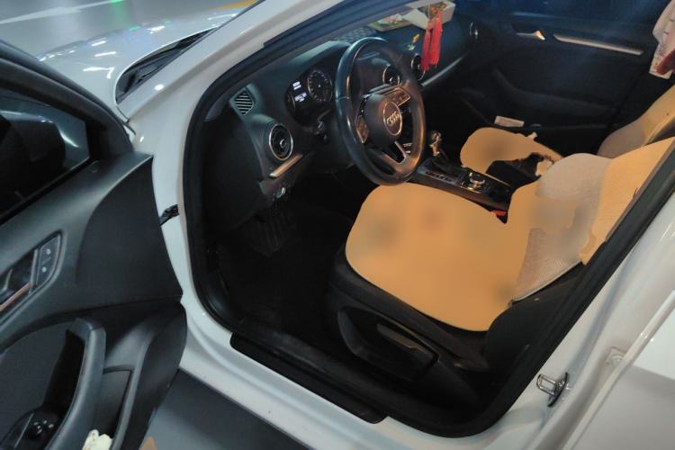Used Audi A3 2019 Limousine 35 TFSI Ambition China VI Driver Seat