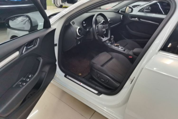 Used Audi A3 2019 Sportback 35 TFSI Sporty Version China VI Driver Seat