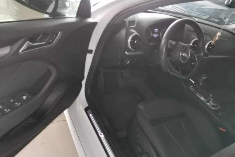 Used Audi A3 2019 Limousine 35 TFSI Sporty Version China VI Driver Seat