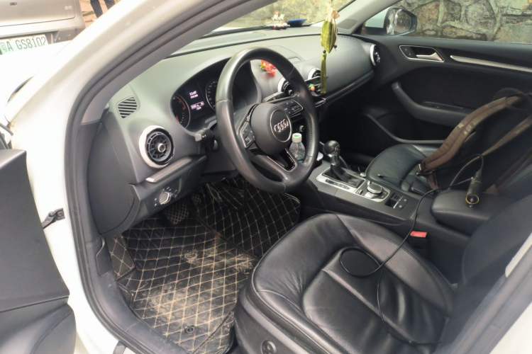 Used Audi A3 2019 Limousine 35 TFSI Style Edition China VI Emission Standard Driver Seat
