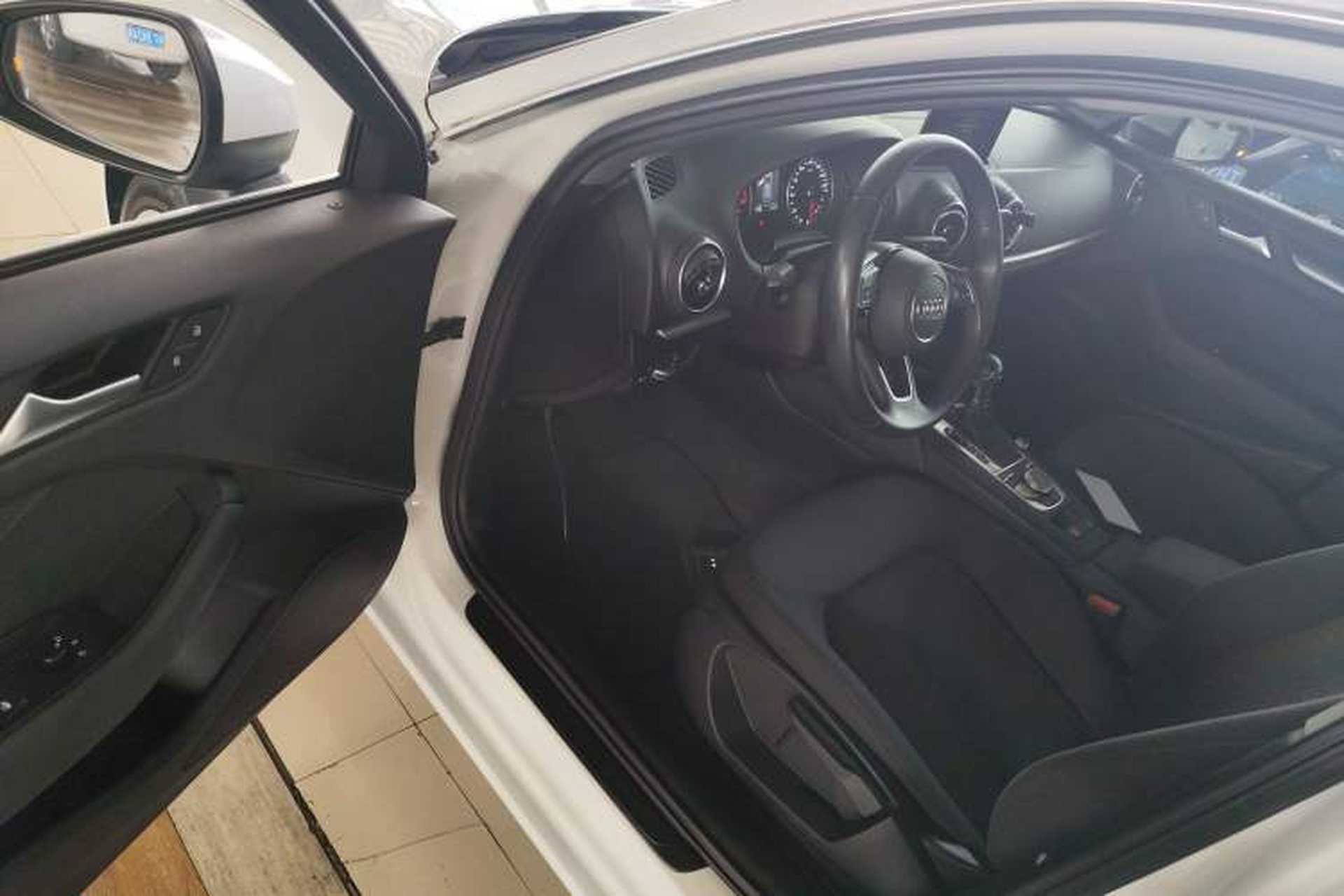 Used Audi A3 2019 Sportback 35 TFSI Ambition China VI Driver Seat