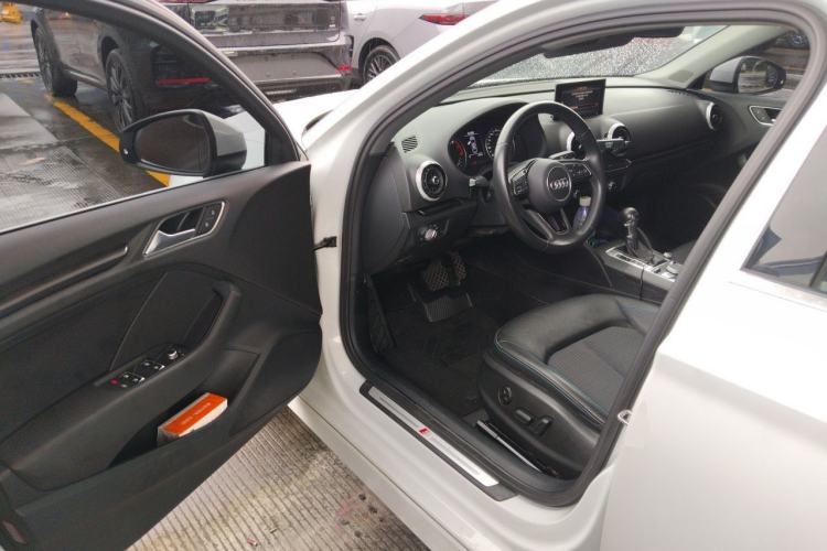 Used Audi A3 2019 Limousine 35 TFSI Fashion Edition China VI Emission Standard Driver Seat