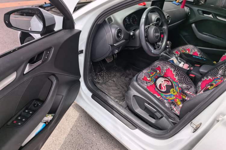 Used Audi A3 2019 Limousine 35 TFSI Ambition China VI Driver Seat