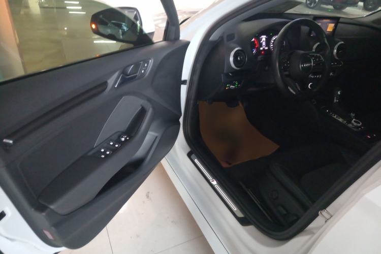 Used Audi A3 2019 Limousine 35 TFSI Fashion Edition China VI Emission Standard Driver Seat