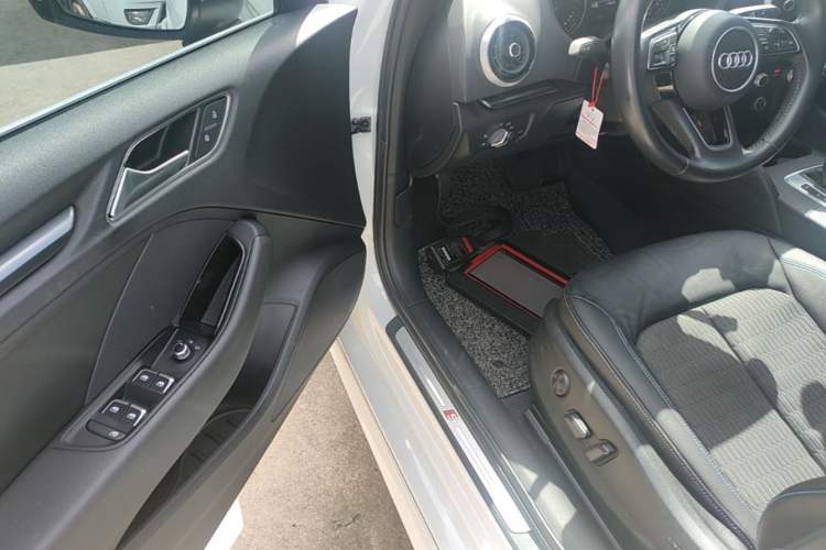 Used Audi A3 2019 Limousine 35 TFSI Fashion Edition China VI Emission Standard Driver Seat