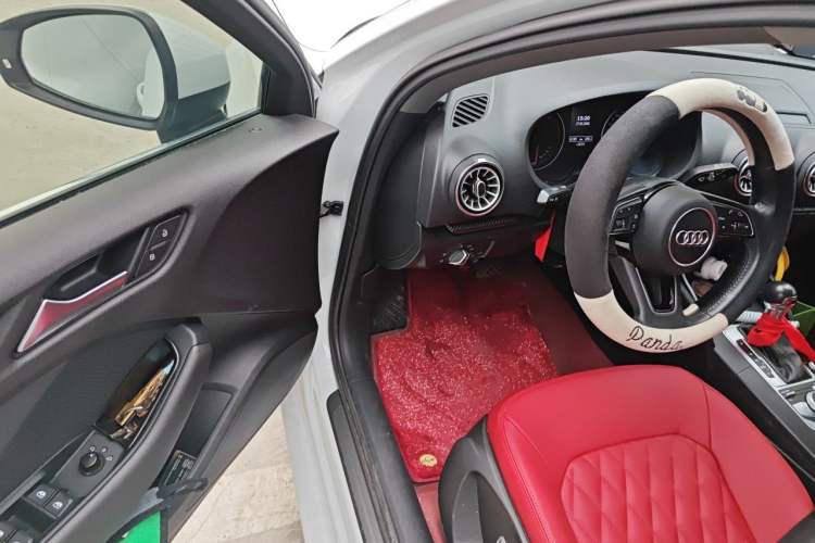 Used Audi A3 2019 Limousine 35 TFSI Ambition China VI Driver Seat