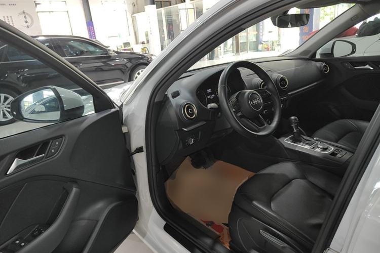 Used Audi A3 2019 Sportback 35 TFSI Ambition China VI Driver Seat