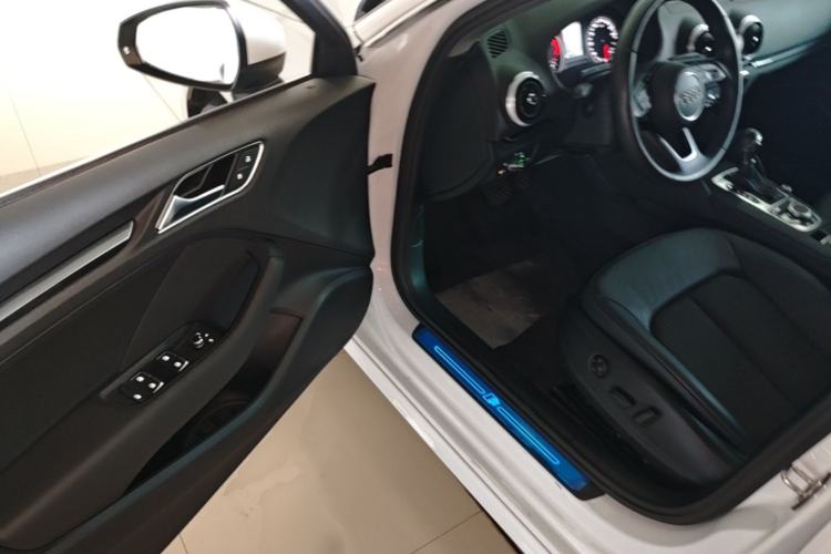 Used Audi A3 2019 Sportback 35 TFSI Fashion Edition China VI Emission Standard Driver Seat