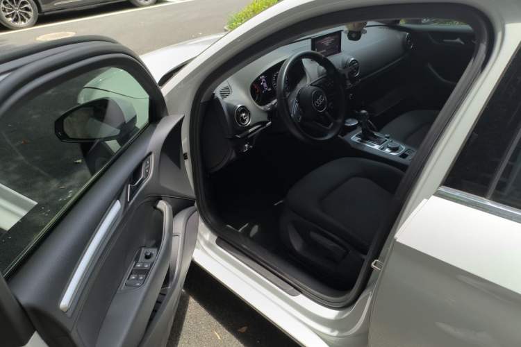 Used Audi A3 2019 Limousine 35 TFSI Ambition China VI Driver Seat