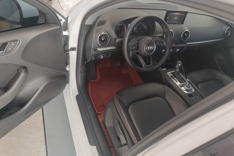 Used Audi A3 2019 Limousine 35 TFSI Ambition China VI Driver Seat