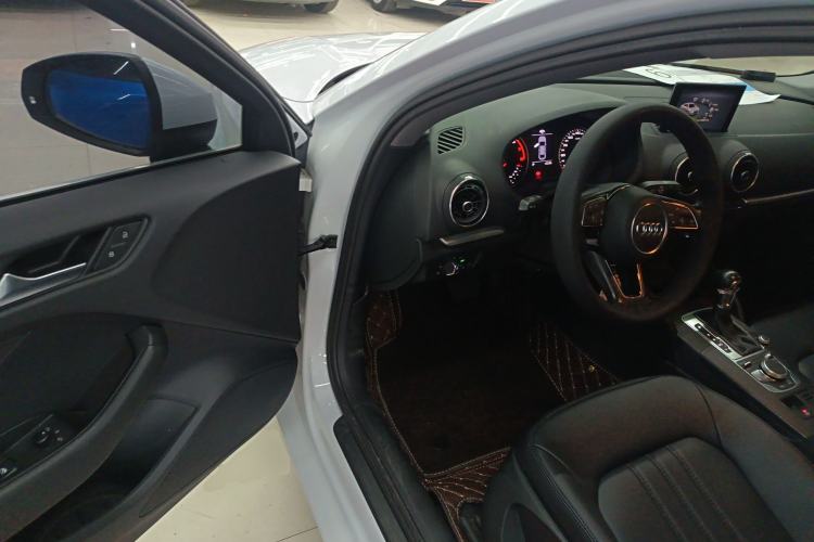Used Audi A3 2019 Limousine 35 TFSI Ambition China V Driver Seat