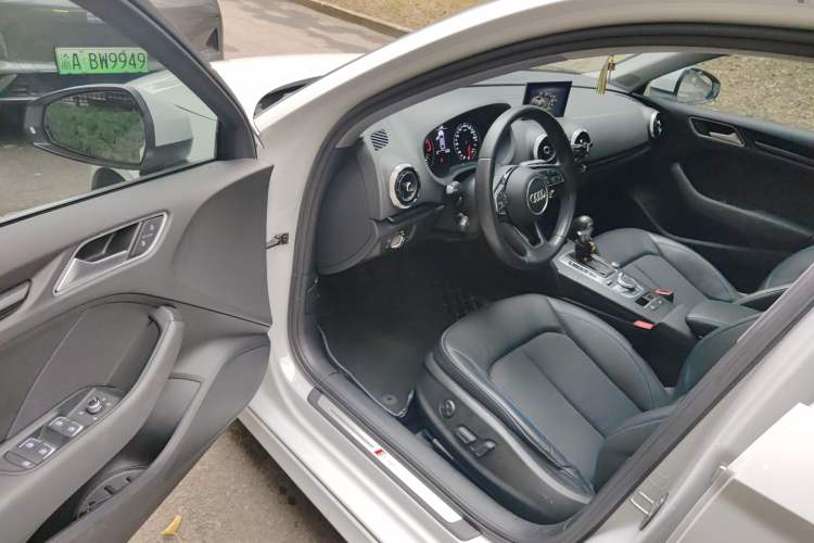 Used Audi A3 2019 Limousine 35 TFSI Fashion Edition China VI Emission Standard Driver Seat