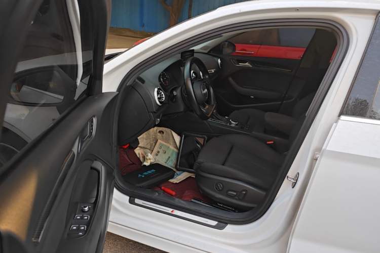 Used Audi A3 2019 Limousine 35 TFSI Sporty Version China VI Driver Seat