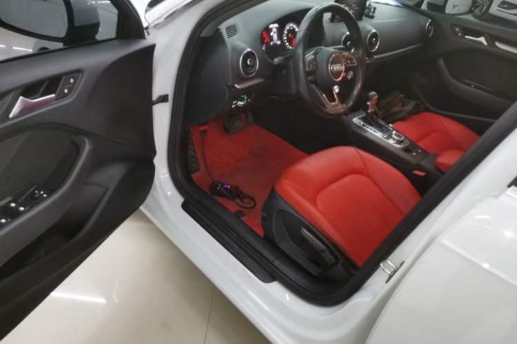 Used Audi A3 2019 Sportback 35 TFSI Ambition China VI Driver Seat