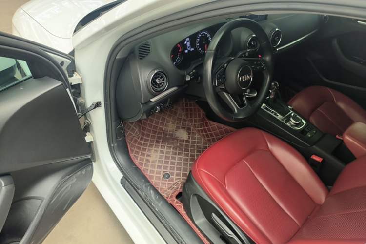 Used Audi A3 2019 Limousine 35 TFSI Ambition China VI Driver Seat