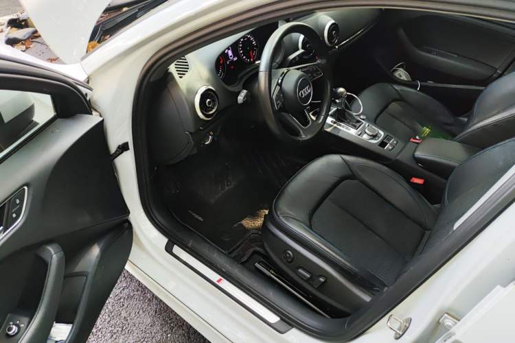 Used Audi A3 2019 Limousine 35 TFSI Fashion Edition China VI Emission Standard Driver Seat