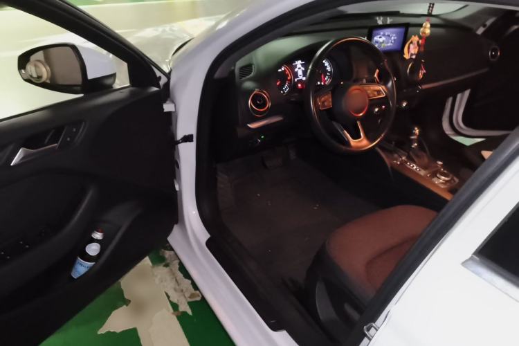 Used Audi A3 2019 Limousine 35 TFSI Ambition China VI Driver Seat