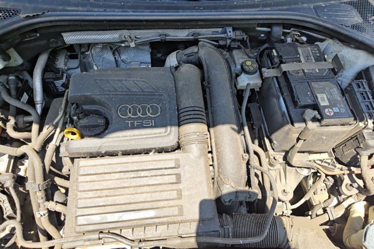 Used Audi A3 2019 Limousine 35 TFSI Fashion Edition China VI Emission Standard Engine Bay