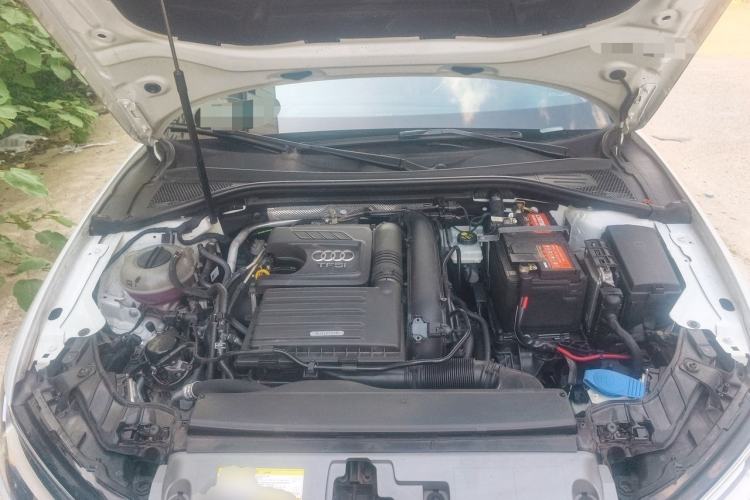 Used Audi A3 2019 Sportback 35 TFSI Fashion Edition China VI Emission Standard Engine Bay