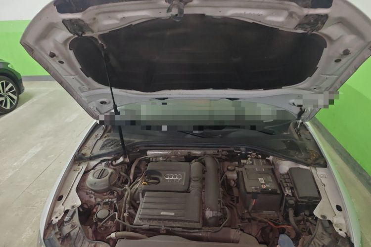 Used Audi A3 2019 Sportback 35 TFSI Fashion Edition China VI Emission Standard Engine Bay