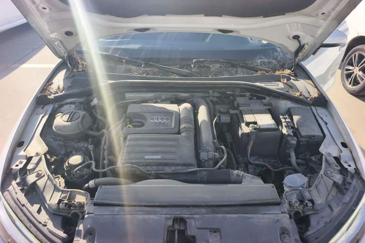 Used Audi A3 2019 Limousine 35 TFSI Fashion Edition China VI Emission Standard Engine Bay