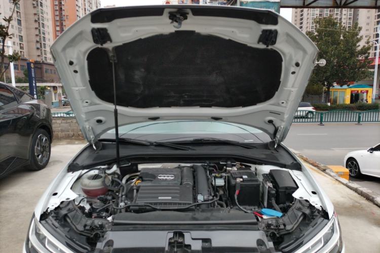 Used Audi A3 2019 Limousine 35 TFSI Fashion Edition China VI Emission Standard Engine Bay