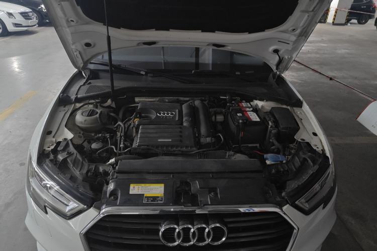Used Audi A3 2019 Limousine 35 TFSI Fashion Edition China VI Emission Standard Engine Bay