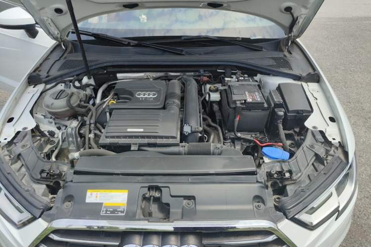 Used Audi A3 2019 Sportback 35 TFSI Ambition China V Engine Bay