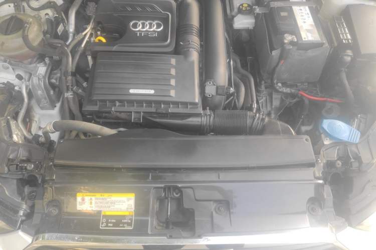Used Audi A3 2019 Limousine 35 TFSI Fashion Edition China V standard Engine Bay