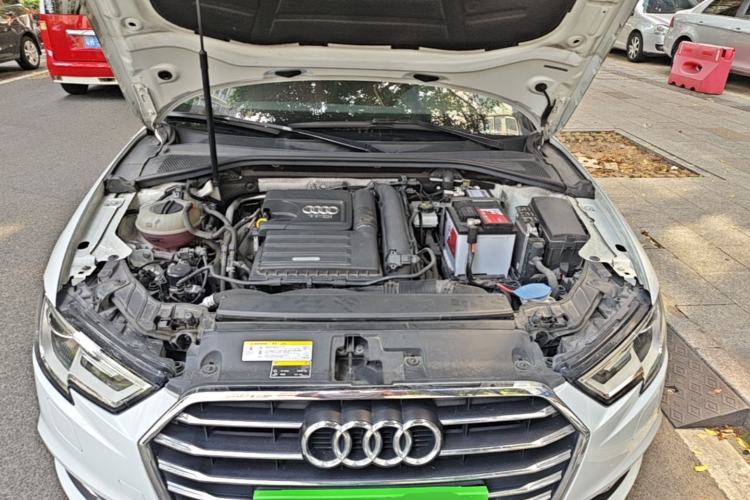 Used Audi A3 2019 Limousine 35 TFSI Ambition China VI Engine Bay