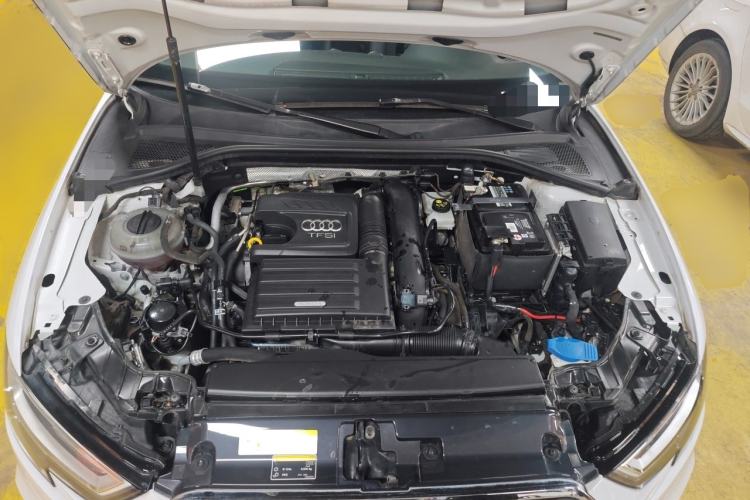 Used Audi A3 2019 Sportback 35 TFSI Fashion Edition China VI Emission Standard Engine Bay