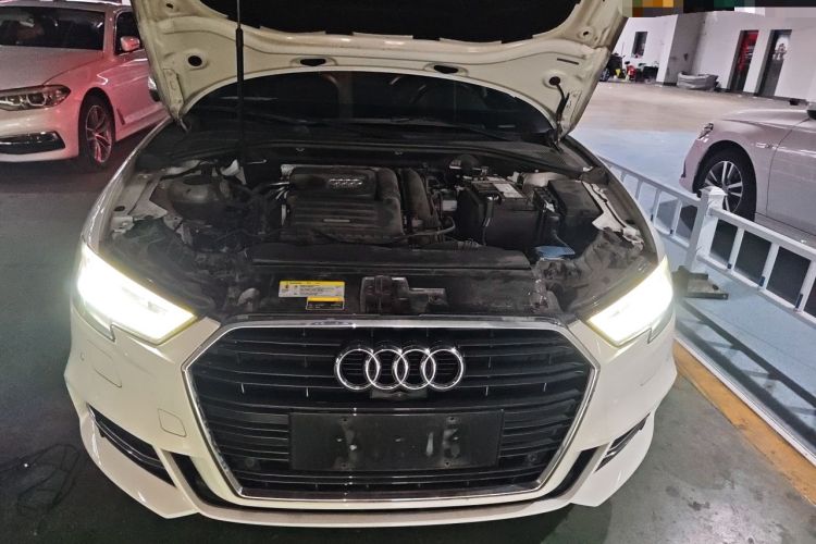 Used Audi A3 2019 Sportback 35 TFSI Fashion Edition China VI Emission Standard Engine Bay