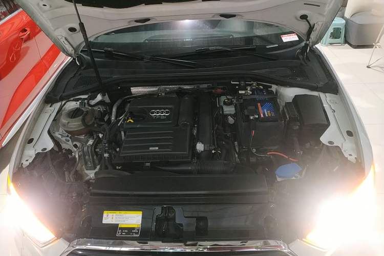 Used Audi A3 2019 Sportback 35 TFSI Fashion Edition China V Engine Bay